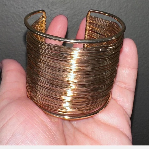 Gold wire wide Cuff Bracelet - Picture 1 of 2